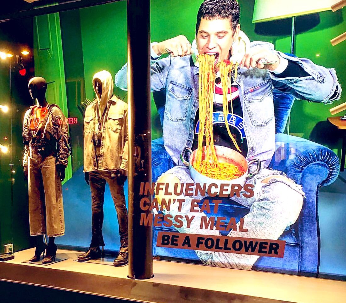 LonghiBarbara's tweet photo. Ma se mettessimo più energia a creare alternative, piuttosto che a copiare ciò che è già stato creato?

Senza alternative ci impoveriamo!

Forse ha ragione Diesel #BEAFOLLOWER per essere diverso😄 https://t.co/kyZaL6TS9B