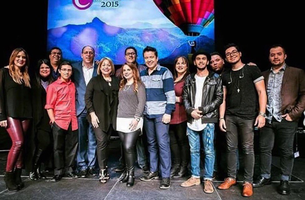 JWCmusic's tweet photo. Nuestro #tbt de hoy es de nuestra presentación en Edifica 2015 donde grabamos el DVD del CD [Que descienda tu lluvia]
.
.
#grabacionenvivo #juevesderecuerdos #congresodemujeres #edifica2015 https://t.co/smmRjTG9KH