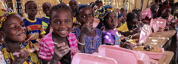 foodplatform's tweet photo. Food for All #FFAtalks webinar “The Nutritious Supply Chain: Optimizing Humanitarian Food Aid” presentation Prof Fleuren on how to optimize food supply chains for nutritious outcomes & local sourcing in #fragility, #conflict, violence contexts: https://t.co/HmpfSP7bXj #nutrition https://t.co/0crcUjS3ck