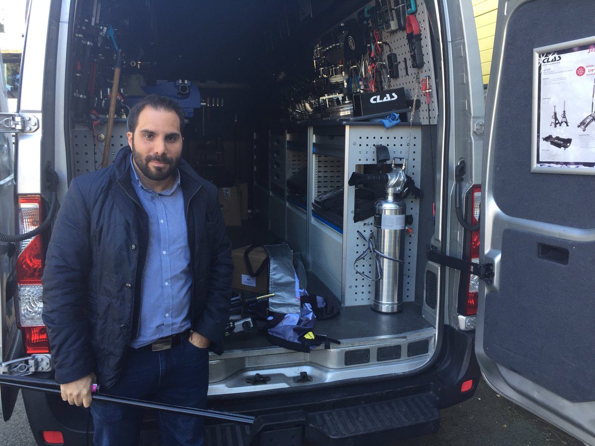 CCIHerault's tweet photo. Maintenance automobile, véhicules industriels, carrosserie, peinture ... Une journée pour découvrir les métiers de l'#Auto par les pros et échangez sur cette filière qui recrute. #Béziers #SSAM #ANFA #SudFormation #JMA https://t.co/n48Whemv09