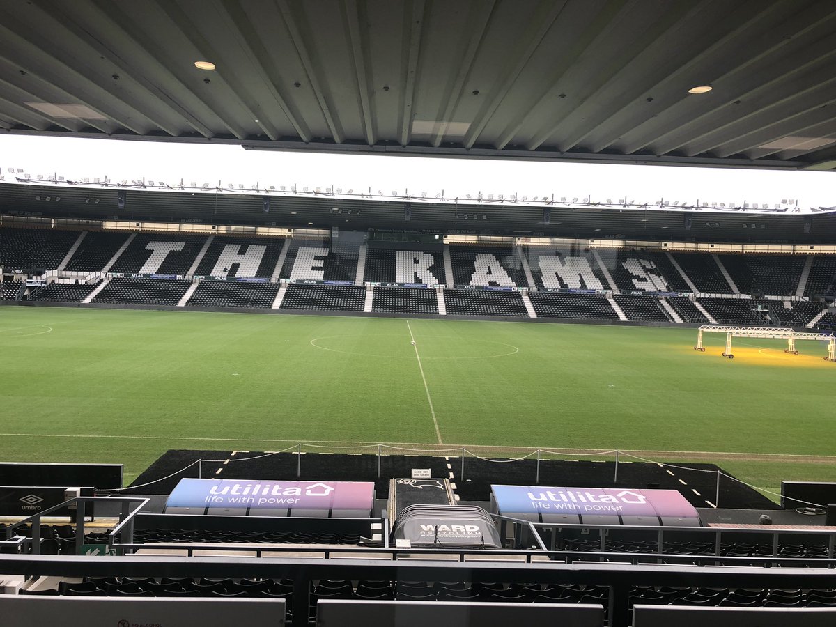 cburrows86's tweet photo. Not a bad setting for the @EFL Women’s & Girls Conference today 🙋♀️⚽️ #hifrank https://t.co/OFXmKaL4Te