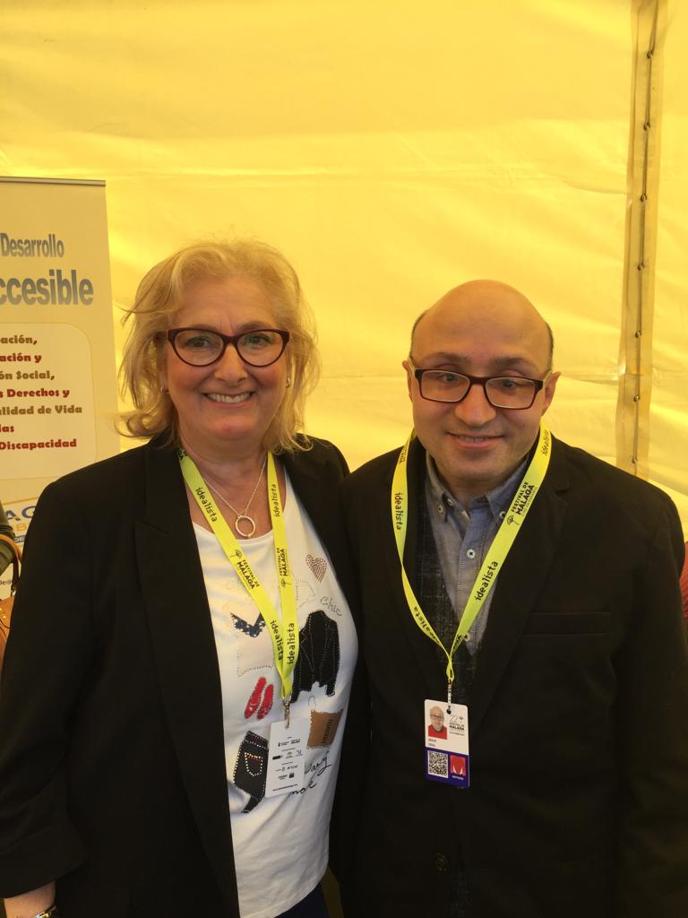 Ayer estuvimos en el encuentro y mesa redonda con los actores de la película #Campeones, Jesús Vidal y Roberto Chinchilla #22FestivaldeMálaga dentro del #EspacioSolidario del Festival de Cine, ubicado en la Plaza de la Merced, donde en nuestro stand dimos información sobre #lupus