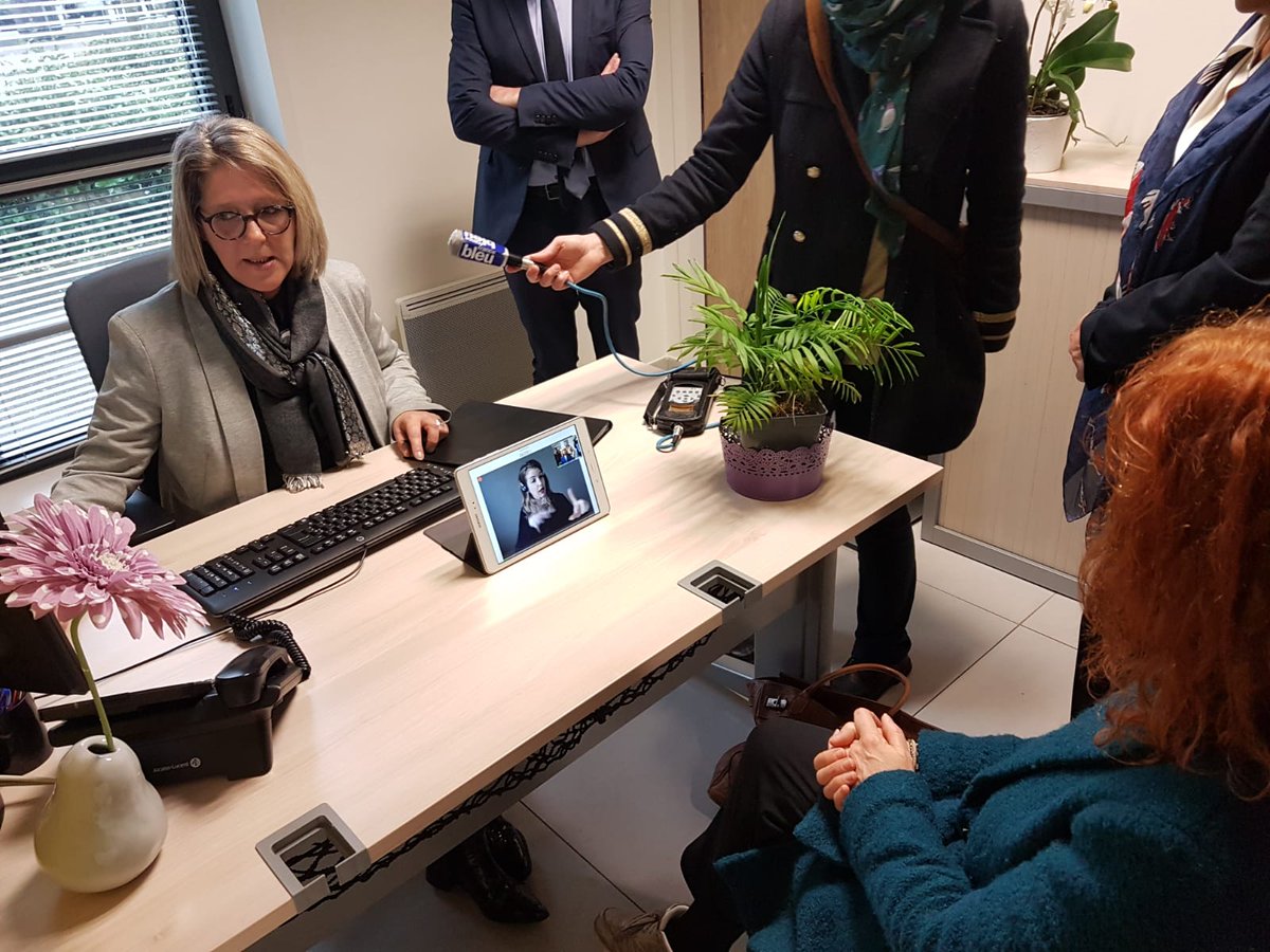 AcceoTadeo's tweet photo. [NOUVEAU] Le @departement59 est #accessible par téléphone et sur place aux personnes #sourdes ou #malentendantes avec Acceo!
Un lancement à @Ville_Denain en présence des élus @GeMannarino @BFicheux, l’association #Sourdmedia, @lavoixdunord et @fbleunord 
> https://t.co/L3W1auyVt2 https://t.co/zUIUjTUzIq