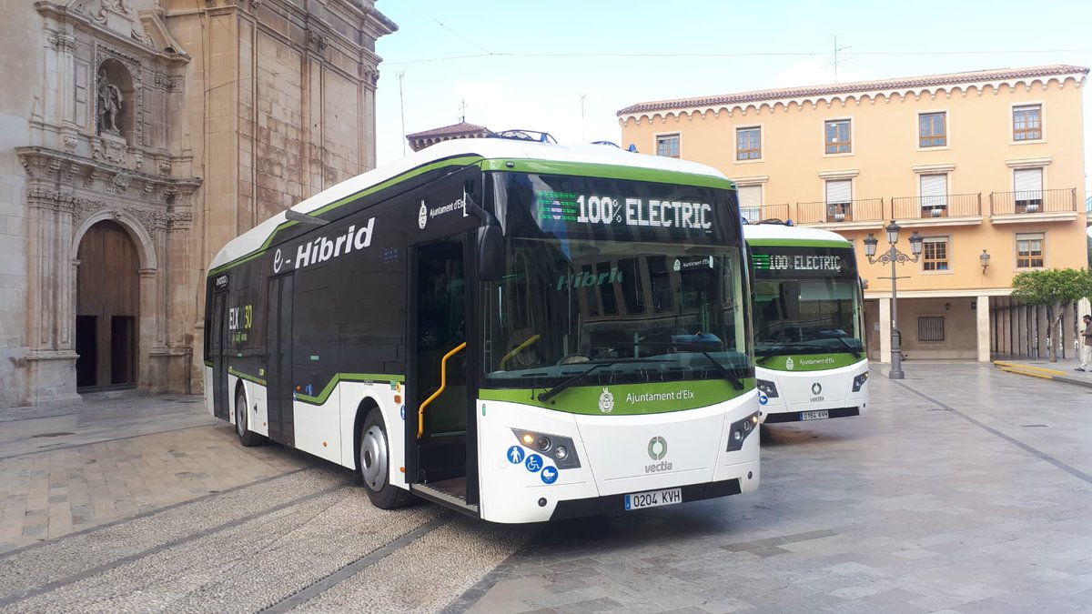 VectiaMobility's tweet photo. Seguimos ampliando nuestra presencia en distintas ciudades de España. Esta mañana entregamos dos unidades de nuestro modelo Veris.12 Partial Electric a Autobuses Urbanos de Elche https://t.co/m6ufwVWhN2