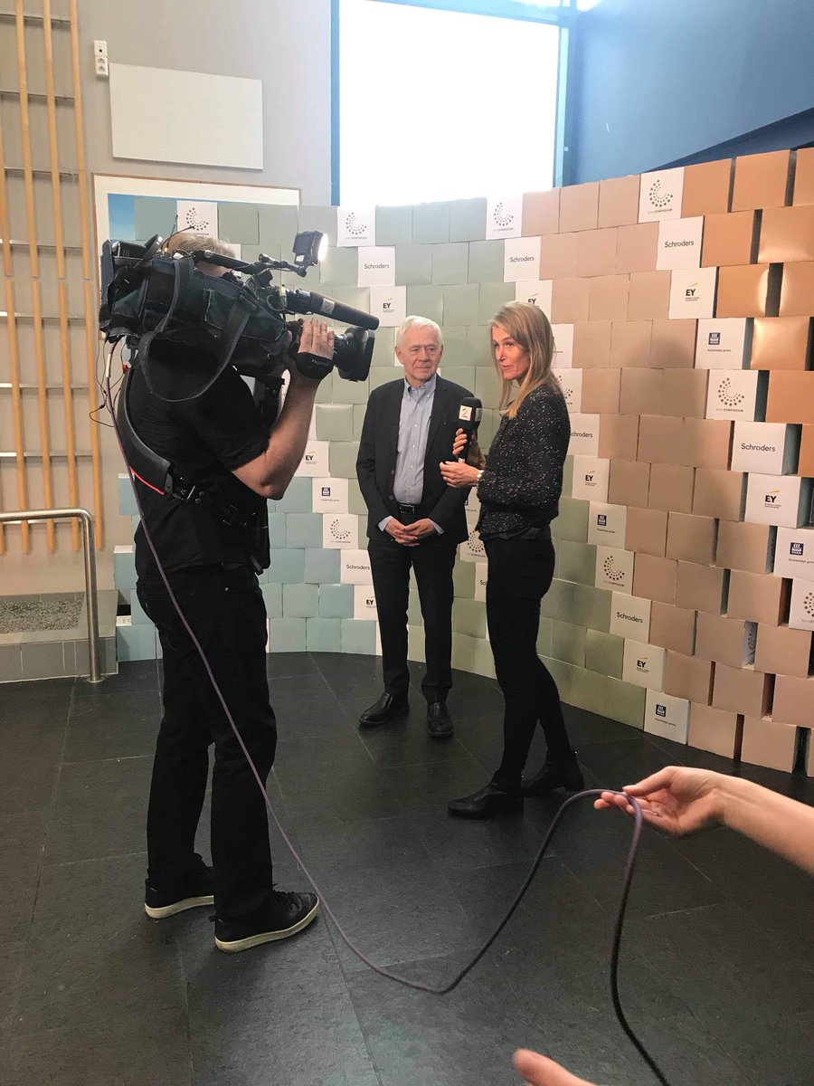 NHHsymposium's tweet photo. We are now live on tv2! #symp19 https://t.co/VJG4MamwMb