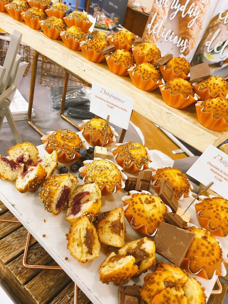 ManBunBaker's tweet photo. @DelifranceUK &amp; @DelifranceDan today supporting @BidfoodUK with a Big Food &amp; Drink show covering the Paddock Wood depot today hosted by the @Hopfarm #liveeverydaydelicious #bakery https://t.co/J7joQ1imET