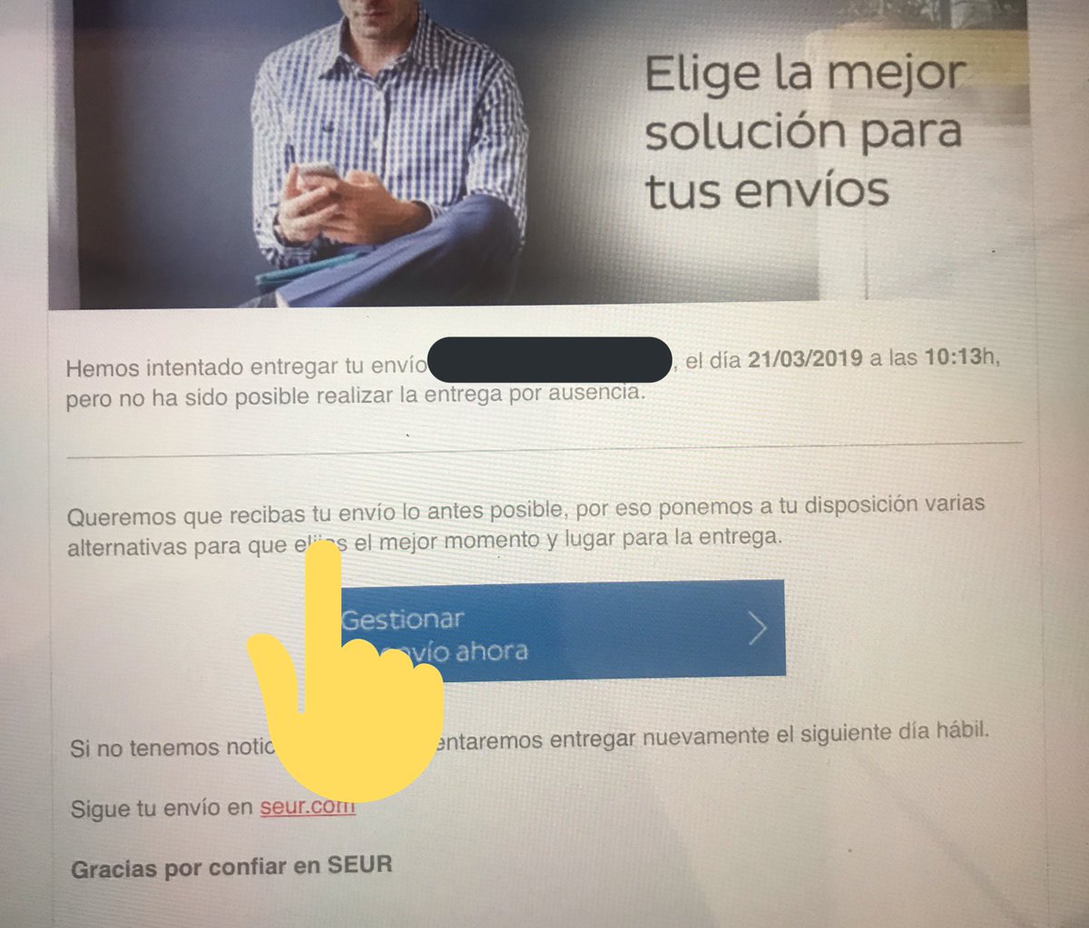 El3n4_'s tweet photo. Y yo he tratado de que su repartidor lo entregara, pero se ha negado a subírmelo (aunque el remitente asegura que el envío contratado es de puerta a puerta, no a portal) y exigía mi DNI por dejarlo en el portal sin yo comprobar el estado... 🤷🏻‍♀️ @SEUR @SEUR_responde https://t.co/aLCtszQ7L2