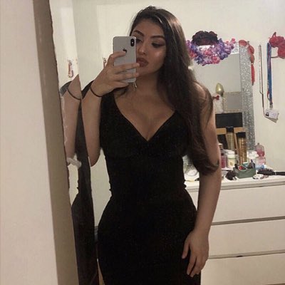 MazzaNikki's tweet photo. I never come on here lol  #NewProfilePic https://t.co/uhf8zLmM1k