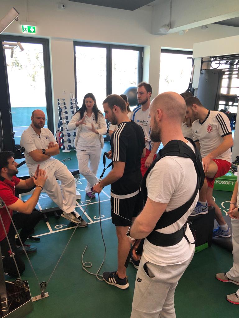 IberianSportech's tweet photo. Pepe Lázaro estuvo ayer en #Ginebra junto a @BijCas impartiendo un curso de #flywheel a los fisioterapeutas de @LaTourMedical, un centro muy 🔝 y muy innovador que ha contado con @IberianSportech para ofrecer tratamientos que incluyen este tipo de dispositivos a sus pacientes 😊 https://t.co/fbjyrUcKZJ