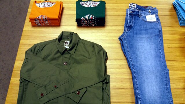 PG_SolihullHOF's tweet photo. Outfit yourself today with our colourful range in store, bright items such as our TARGET APPLIQUE POLO available in green and orange, our MILITARY OVERSHIRT and MID WASH REGULAR JEANS available now while stocks last !! open until 5.30pm #prettygreen ✌️😎 https://t.co/pBzbhOX5ic