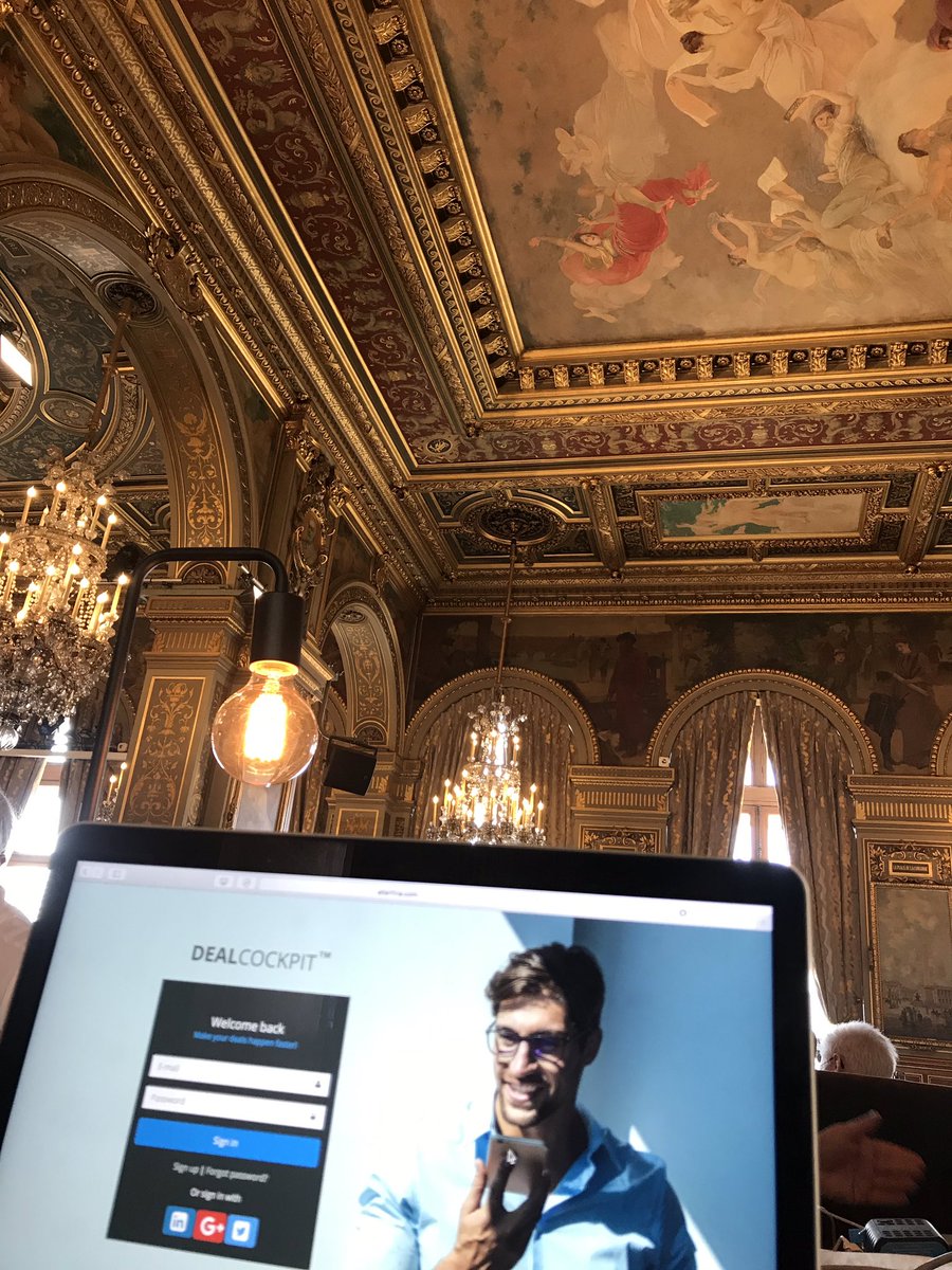 #HackingParis ALTERFINA travaille depuis l’hôtel de ville aujourd’hui! #MakingDealsHappen