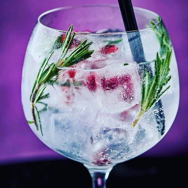 CinnabarHrtford's tweet image. Here's some Thursday night inspo from us...
.
. 
✔Get Together ✔Order Tapas ✔Drink Gin
.
.
Simple but effective 👌🥘🍹
.
.
 (Gin cocktails are £5 all night from 5pm) 

#thursdayisthenewfriday 
#gettogether
#simplebuteffective 
#makessense 
#gincocktails 
#goodfood
#goodcompany