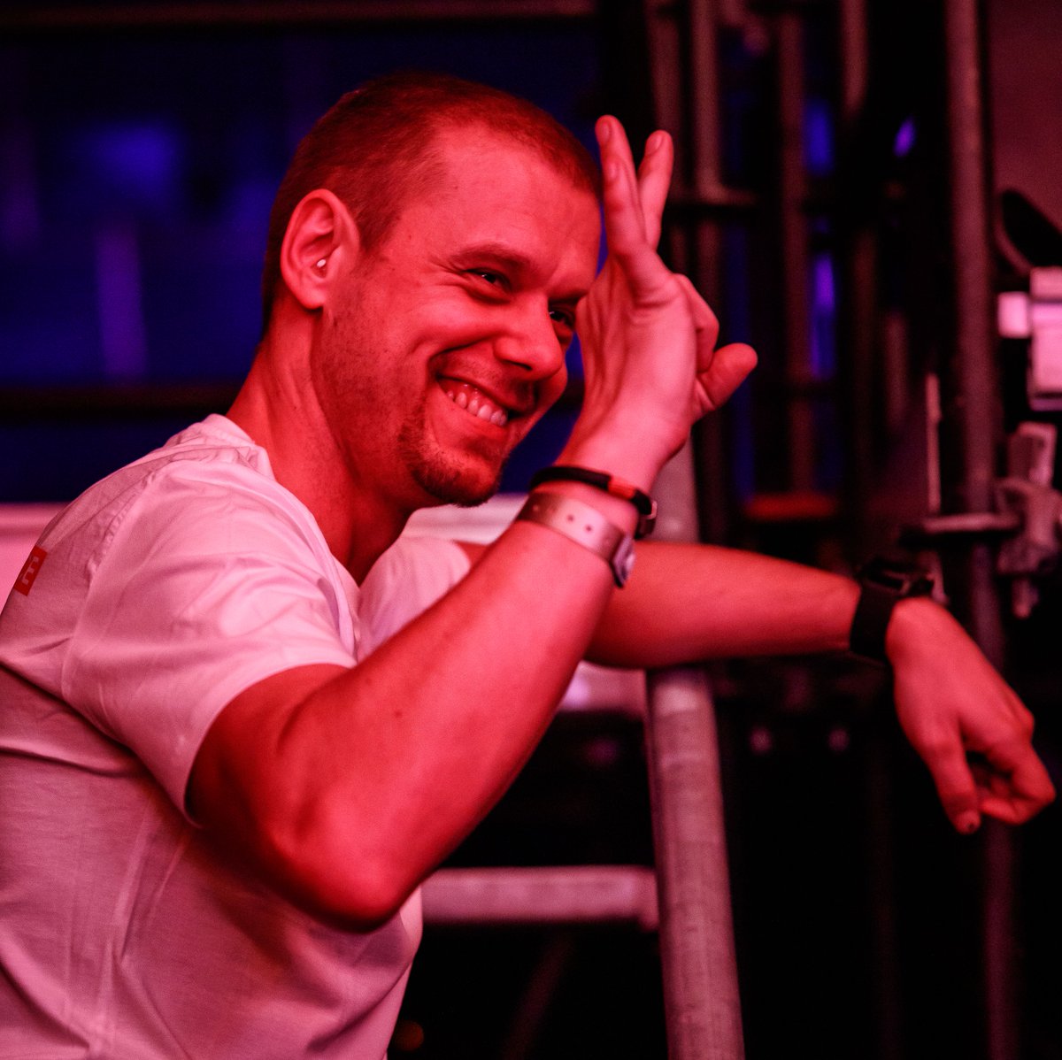 avbstuff's tweet image. Tw AvB: RT @asot: Just asked @arminvanbuuren if we're all set for tonight, this was his response.👌 HAPPY #ASOTDAY everyone!🔥 #ASOT906