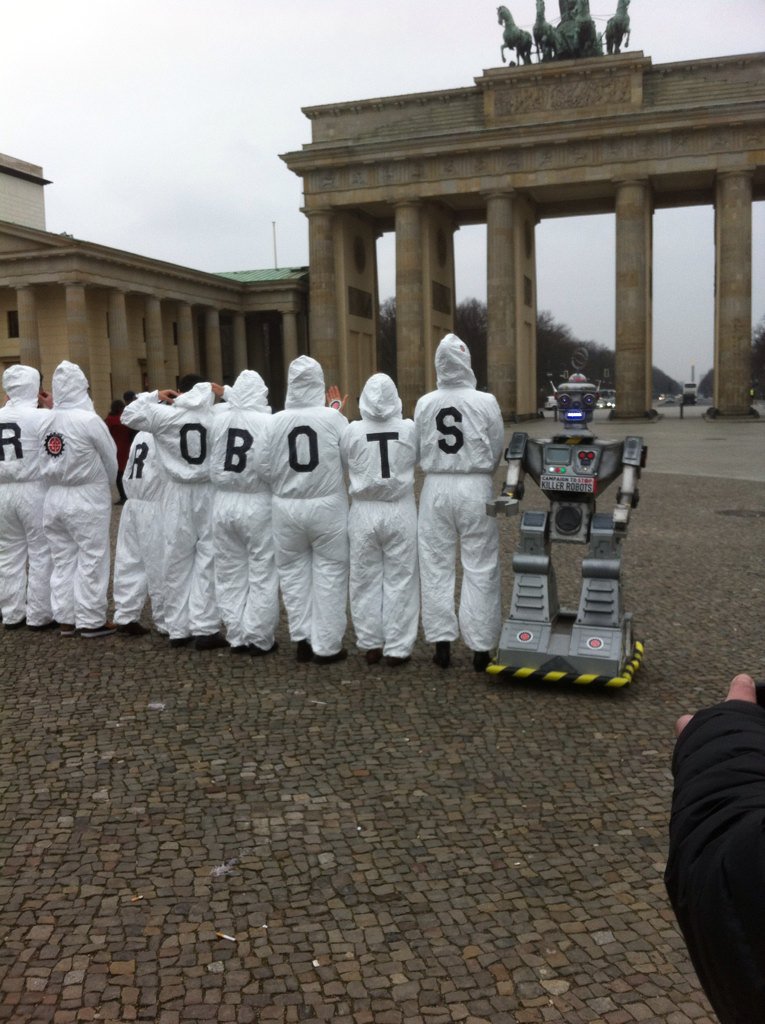 hainrichs's tweet image. Facing future. #killerrobotsGer Efforts to ban autonomous weapon system. Stoping idea of tomorrow&apos;s war. Peace today