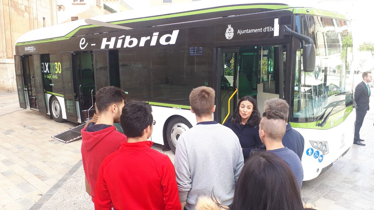 VectiaMobility's tweet photo. Técnicos de #Vectia explicaron esta mañana en Elche la propuesta de valor de nuestra empresa a grupos de universitarios https://t.co/yAjZWPjVFv