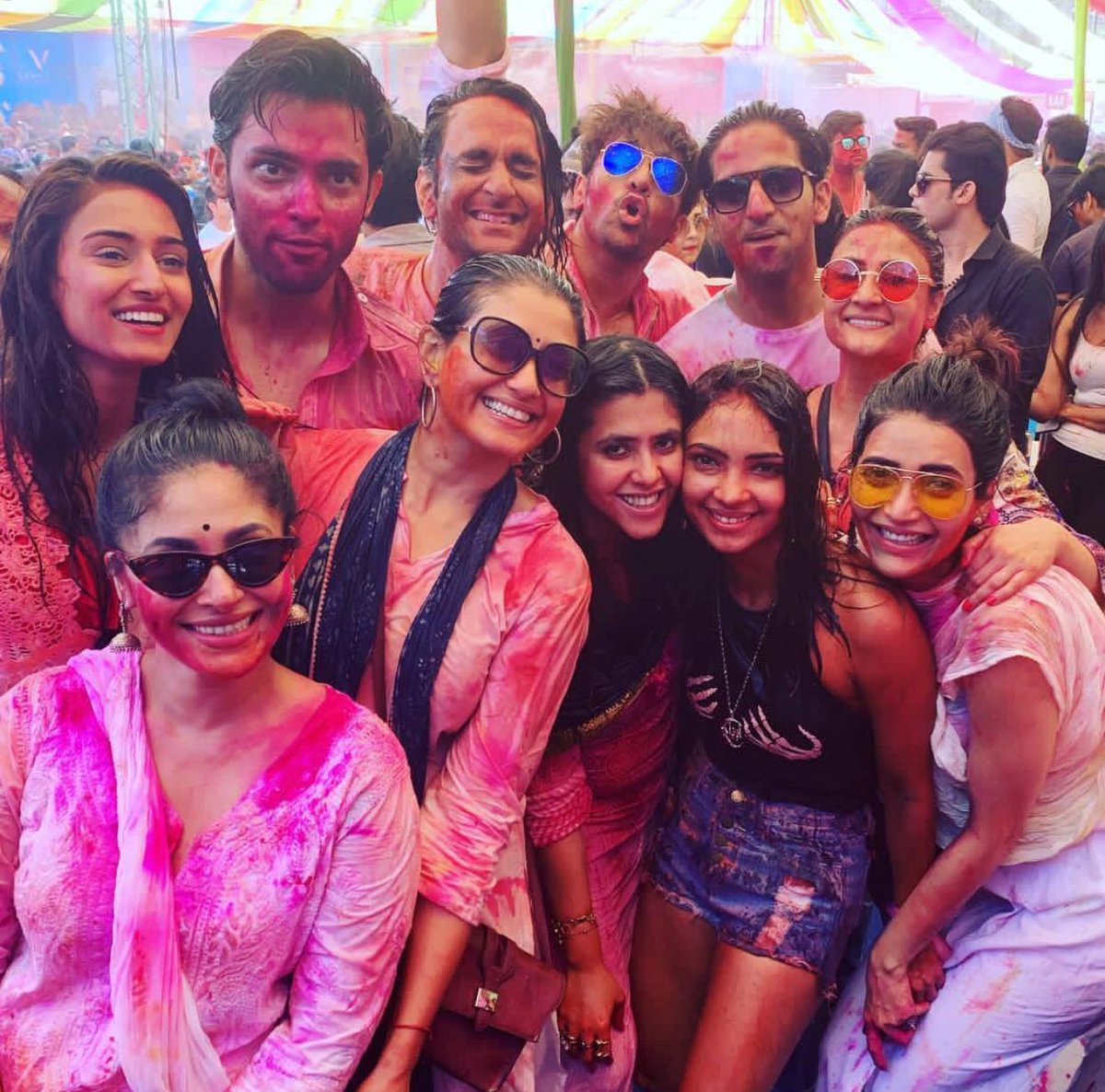 EktaaRKapoor's tweet photo. Hollieeed! https://t.co/YOfUhBHKi3