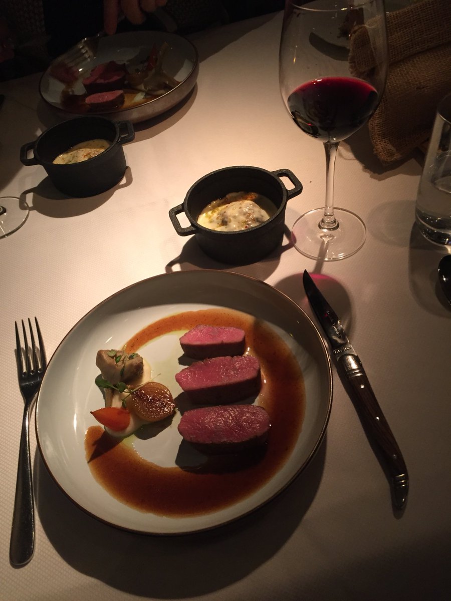 MartinTrampe's tweet photo. Gisteren geweldig gegeten bij @DeJongeDikkert Nieuwe chef Marcel Bonda verraste met heerlijke gerechten! https://t.co/vWSTFXgQvc