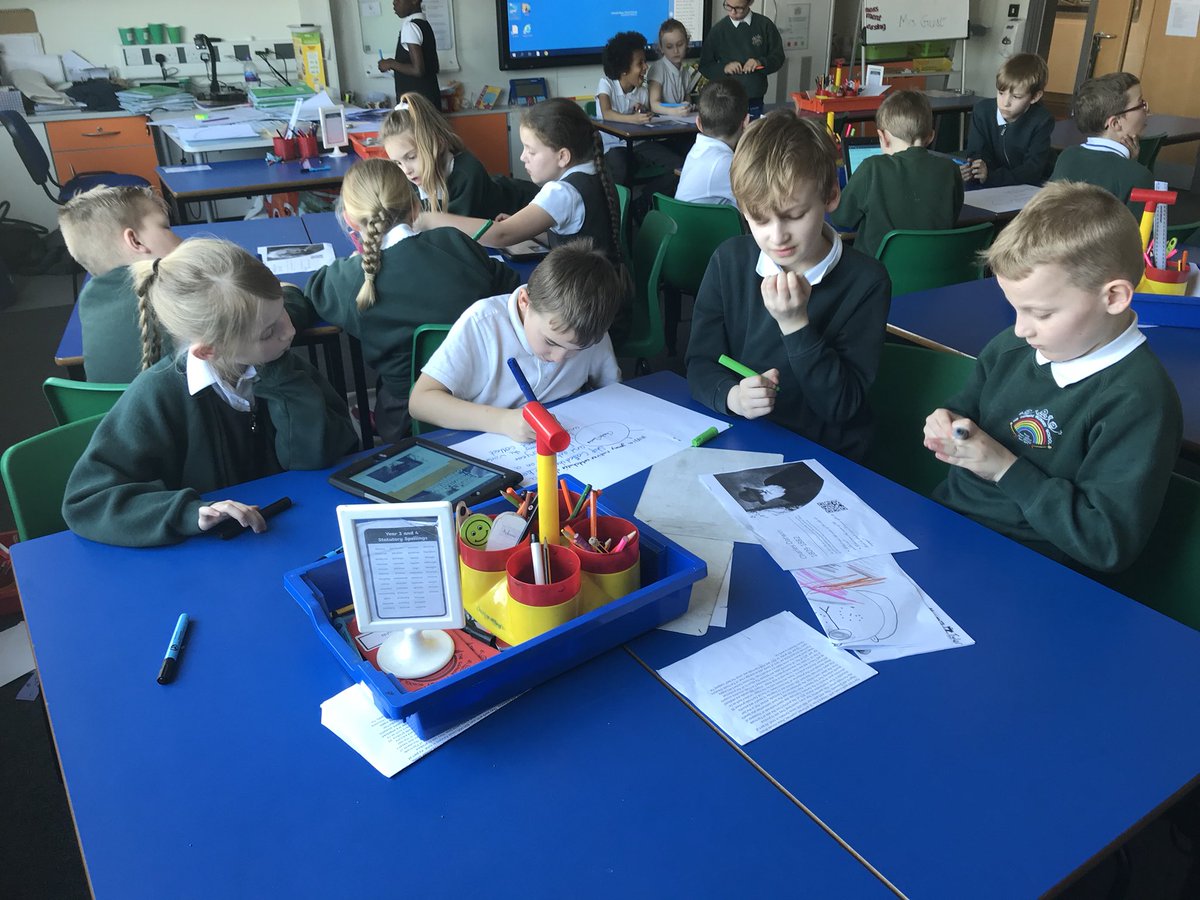 TGPS_NorthLincs's tweet photo. 4S have been researching famous scientists using iPads. #TGPSYear4 #TGPSScience @Psqm_HQ @ScienceWeekUK #BSW19 #TGPSBritishScienceWeek @priscigeeks @FrancescaVarley @MrsPassSci #TGPSICT #TGPSEnglish https://t.co/5iPZtxG7sC