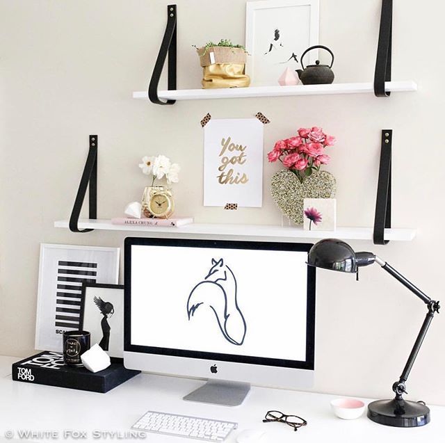 whitefoxstyling's tweet photo. Don’t you just luuuurve a pretty workspace? Flowers and a bit of lux gold really inspire me. What inspires you in your workspace? #whitefoxstyling #interior #interiors #styling #home #style #decor #lifestyle https://t.co/I6azzlZ8m1