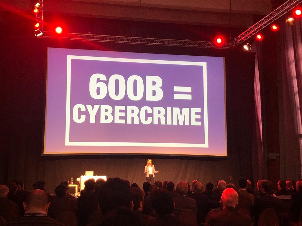 ArrowECS_Italy's tweet photo. Numbers matter. #SECURITY MORE! 
the art of security by @TrendMicroItaly  

#TMCyberConference #TeamARW https://t.co/iKeRT8dAdH