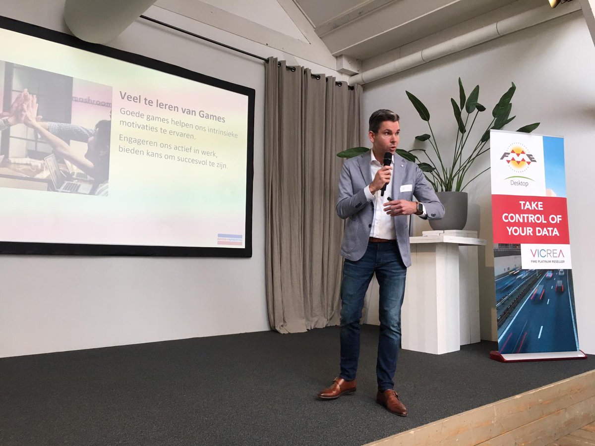 vicreatweet's tweet photo. Frans Koemans van #DutchAuthentics over gamification: hoe je gaming kan gebruiken voor trainingsdoeleinden en behalen van bedrijfsresultaten. FME, ook een tool voor gamification @fme worldtour @vicreatweet https://t.co/lU2zPvEyEC