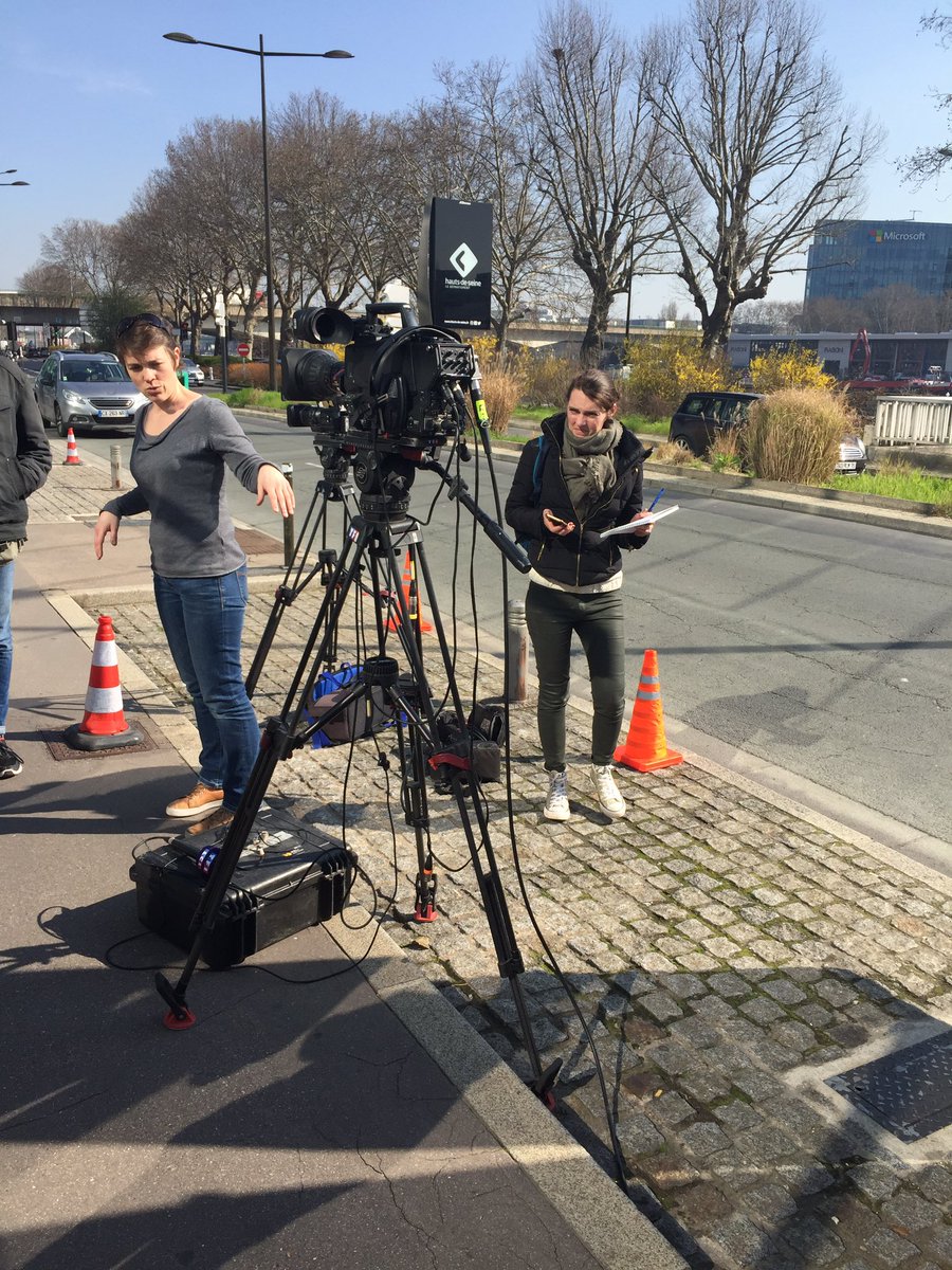 clgvh18's tweet photo. Rencontre avec les journalistes de la régie mobile de @TF1 #SPME19 https://t.co/36NBakXl6p
