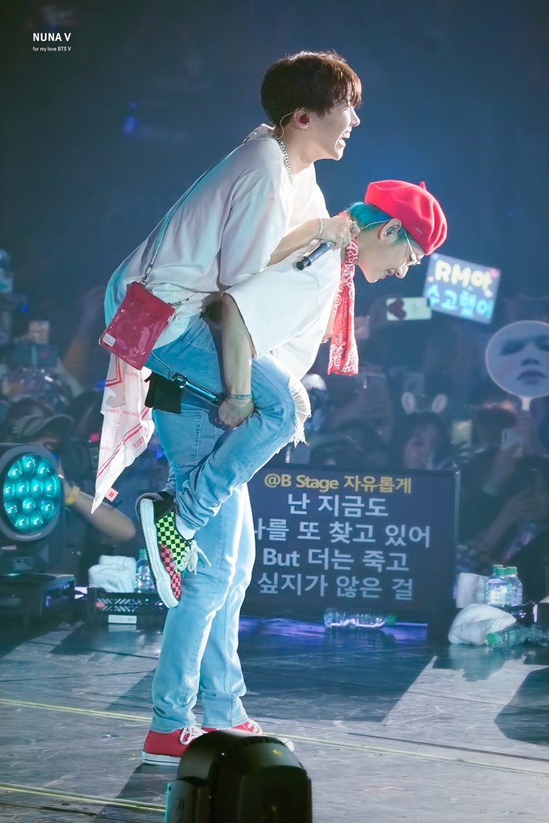 _nuna_V's tweet photo. [HQ] 190320 LYS tour in HongKong
너무 귀여워😘
#이삐사진전 #태형 #taehyung #BTSV #방탄소년단뷔 
@BTS_twt https://t.co/jqyY9UTteq
