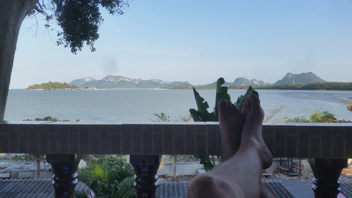 craigdude2001's tweet photo. Well had to say goodbye to Khanom this morning and hello to my favourite view in Donsak for the night. Tomorrow driving to Phuket, back to Base Camp Nasan on the 1st. #Travel #Thailand #Donsak https://t.co/AWuqYSiBSh