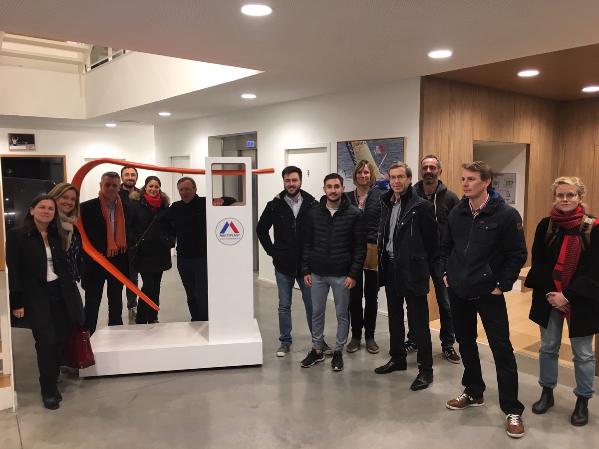 villageCA56's tweet image. Une #visite « VIP » de #Multiplast a été organisée hier soir pour les #startup et #partenaires du village, dont @groupedaucy  et La Belle-Iloise. ⛵

L’équipe village et les invités remercient tous Multiplast pour cette visite d’exception !

➕d'infos : 👉 urlz.fr/9f43