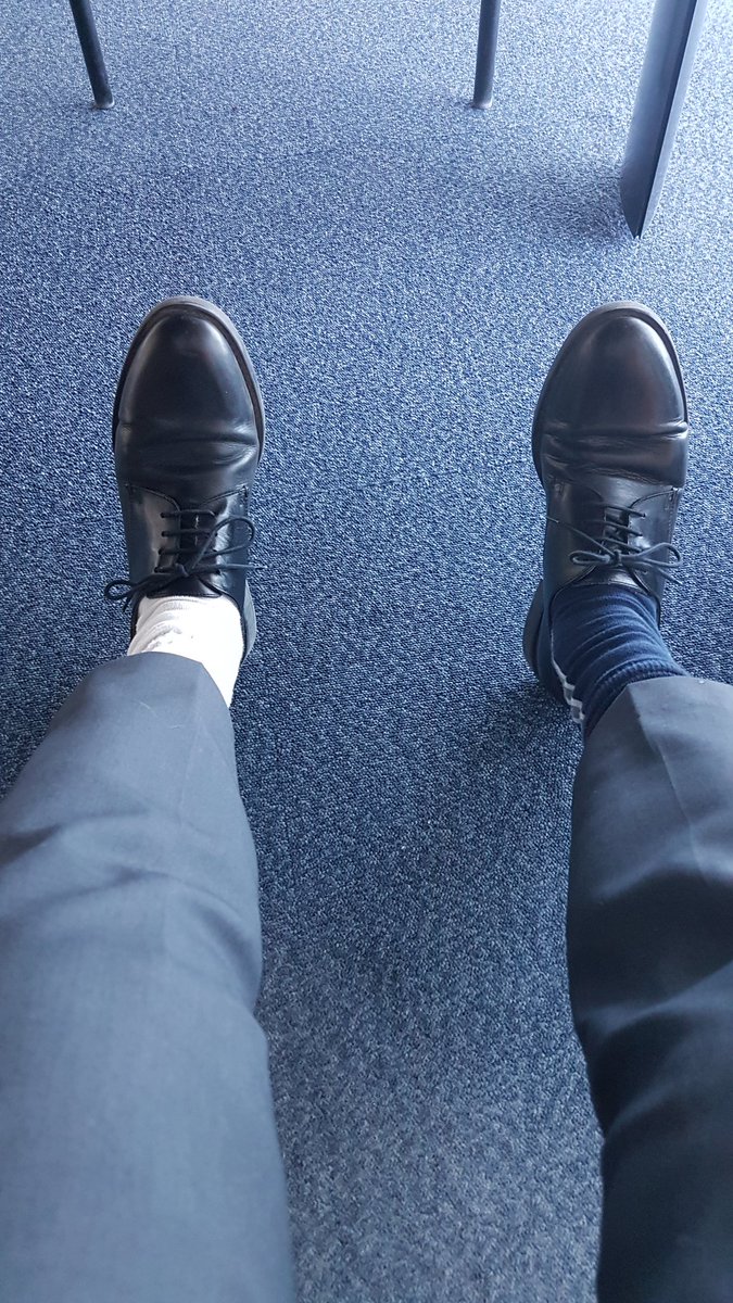 yvan2duran's tweet photo. #Socksbattle4DS https://t.co/HWVoatIwP6