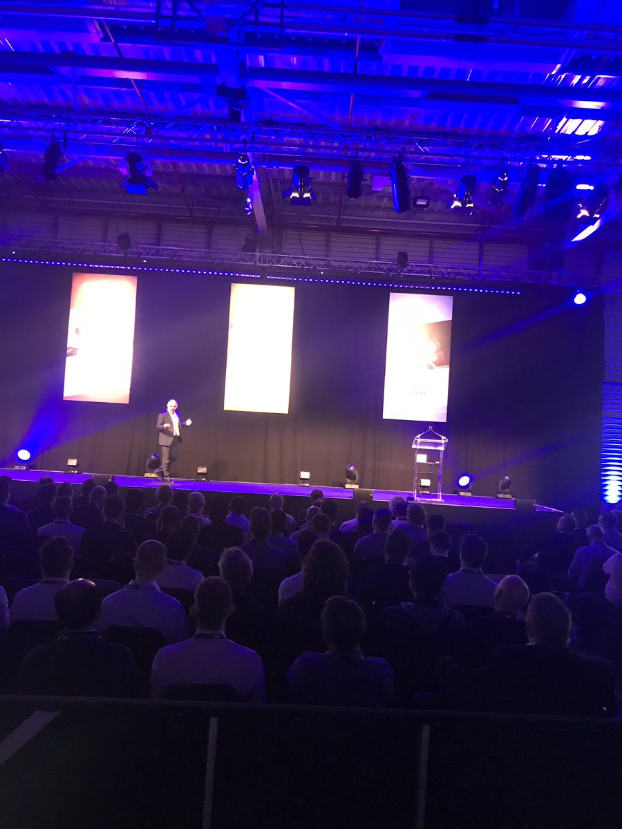 MAllenSuz's tweet photo. #CSSUK #paloaltonetworks with @GregDaySecurity @Just_DaveA @varun__badhwar #agile #automation #cybersecurity #redlock #thefutureofcloudsecurity https://t.co/9OBDZnXtuj