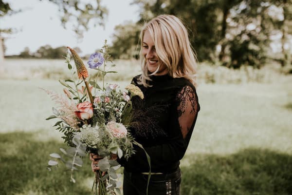 afgestudeerded's tweet photo. Nikki vertelt over haar baan als #weddingplanner 
https://t.co/wncxSqMDGG https://t.co/uAj8ijYH2u