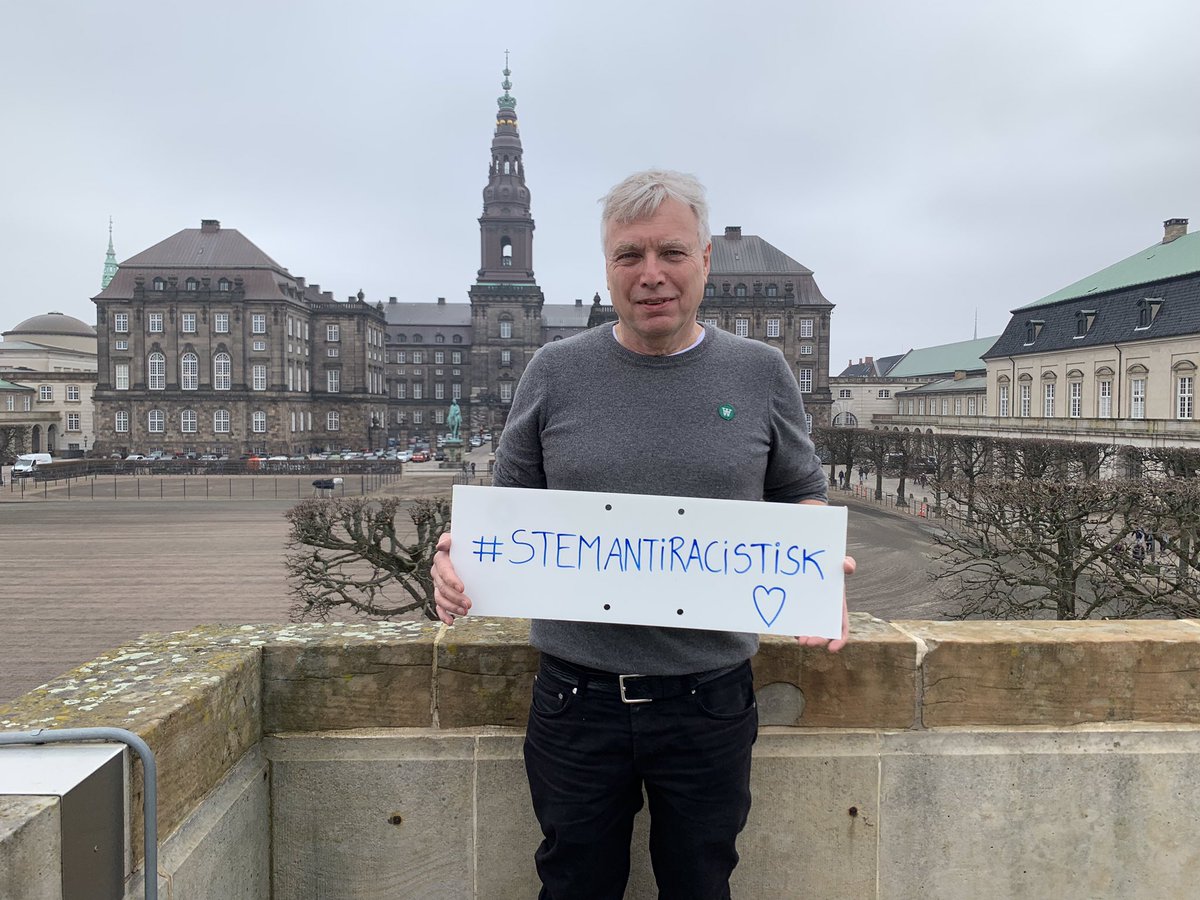 alternativet_'s tweet photo. #StemAntiracistisk 💚 #dkpol #AntiRacismDay https://t.co/KPjHToVius