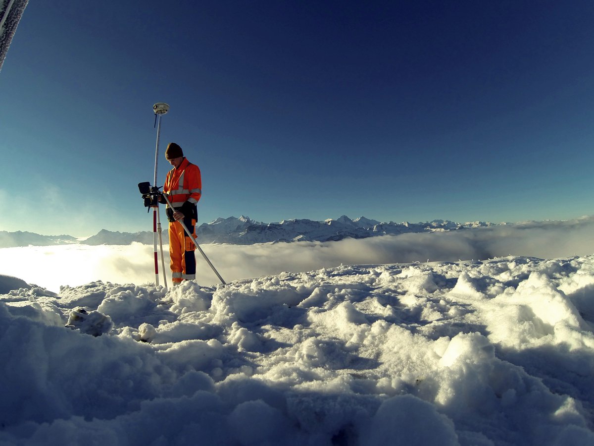 Today is #GlobalSurveyorsDay ! Let's celebrate our amazing, versatile and innovative job - get some impressions here wettbewerb.igs-ch.ch/galerie.html?n…
#geomatik #geomatique #vermessung #geodata #spatialdata #geoinformation #GIS #surveying <a href="/tvg_ch/">Trägerverein Geomatiker/in Schweiz</a>