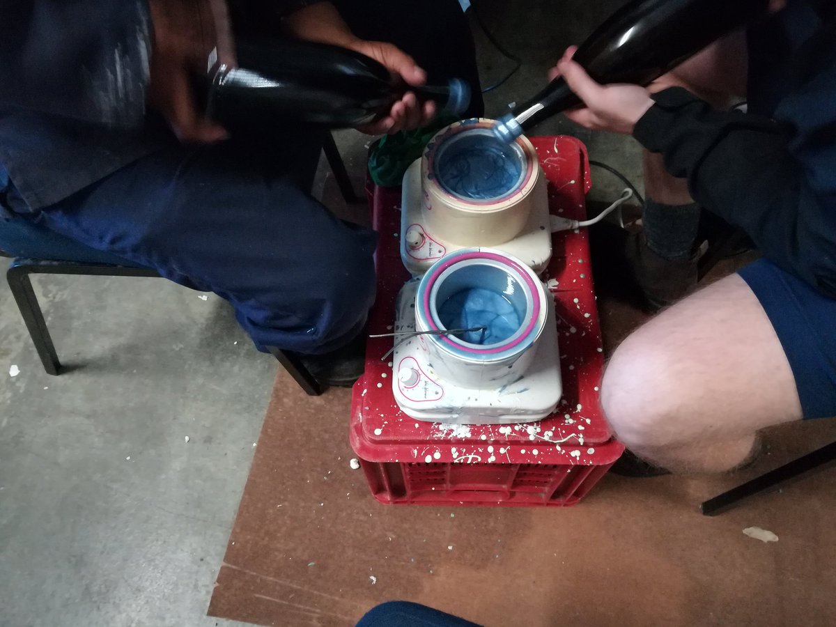 WaldeckMichelle's tweet photo. The @BenguelaCove team hard at work on #HumanRightsDay. Something magical on it's way! #smallbatch #limitedrelease @johannfourie @SamarieSmith https://t.co/R3og1Oj0n2