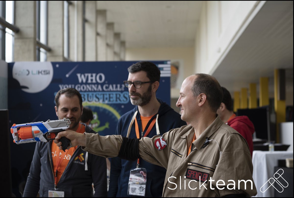 SlickteamFR's tweet photo. 🎯 @ndeloof tente sa chance sur notre stand !!! 🔫🔫🔫
@breizhcamp #geekingdays #peoplefirst #technocentric #geek #fun #developpement #developpeur #fullstack https://t.co/un3qS6DFG2