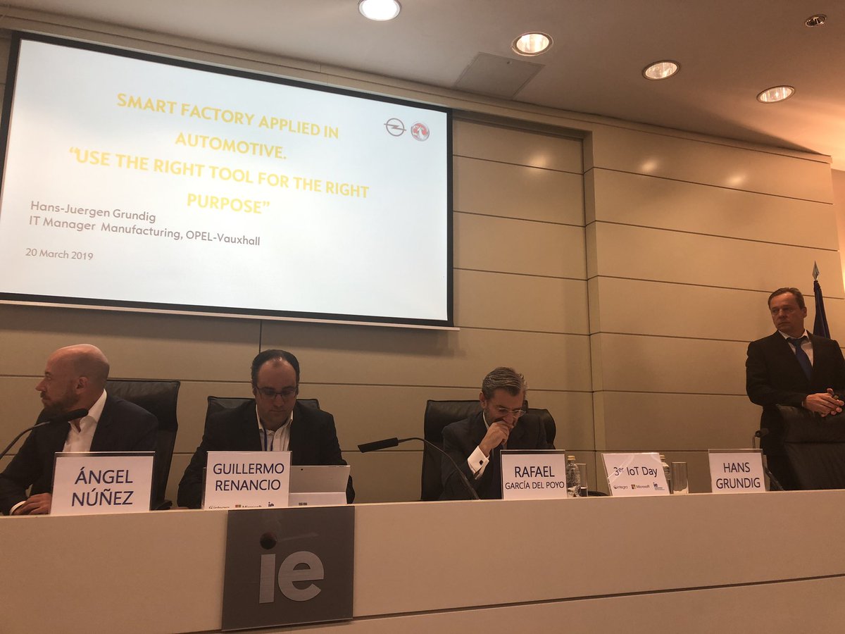 miguelagmaia's tweet photo. #IotDAY Hans Grundig, IT Manager de OPEL-Vauxhall (Grupo PSA) habla aplican la Industria 4.0 a su empresa en el IE. https://t.co/F8qHQYNDzp