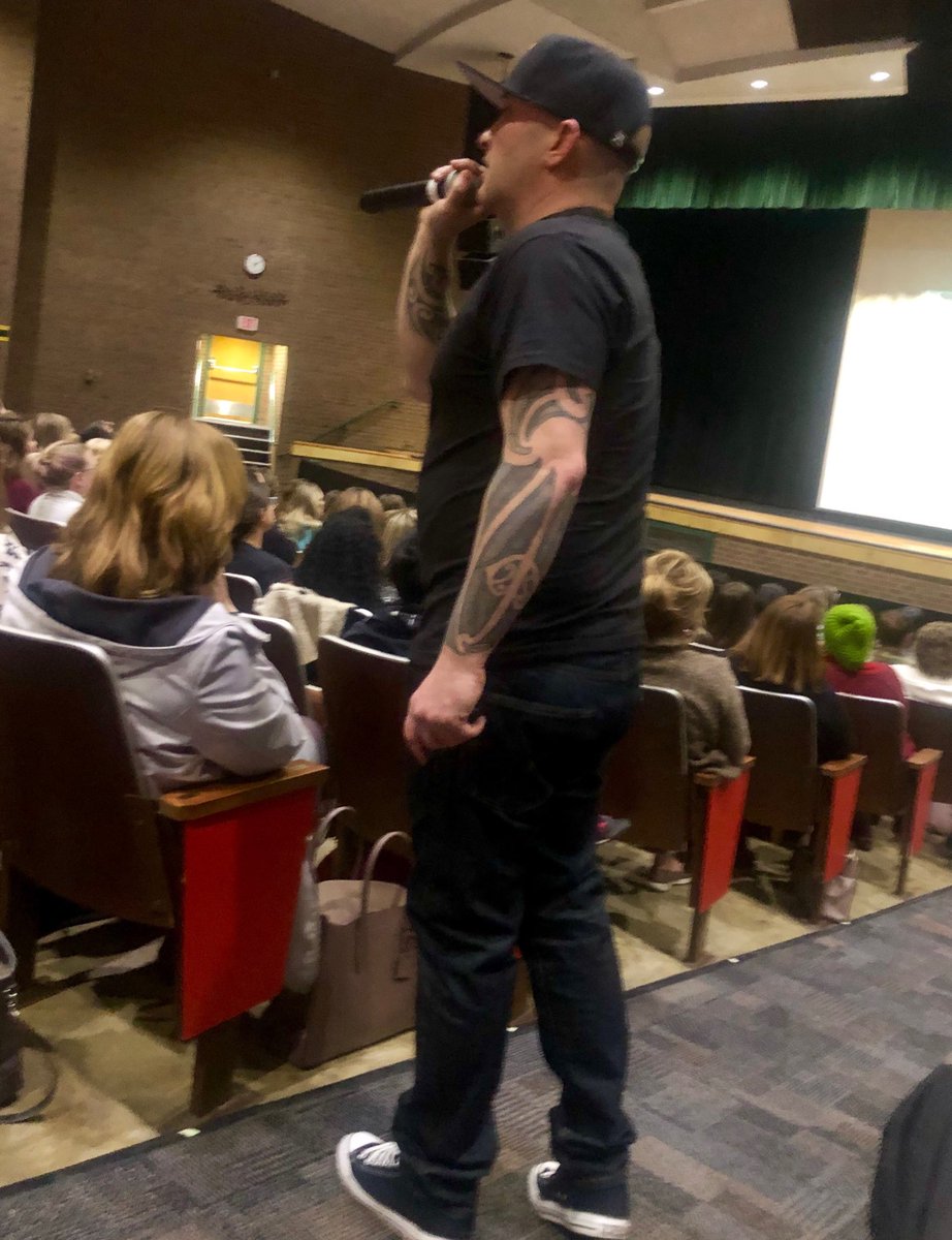 marietculver's tweet photo. Huge Success with 600 faculty/staff @vbschools @brewerhm @VBTFLC @JaneneG #VBRelentless #WeAreVBSchools 🔥 #TeacherSpeakerSeries https://t.co/afdSqqrdDm