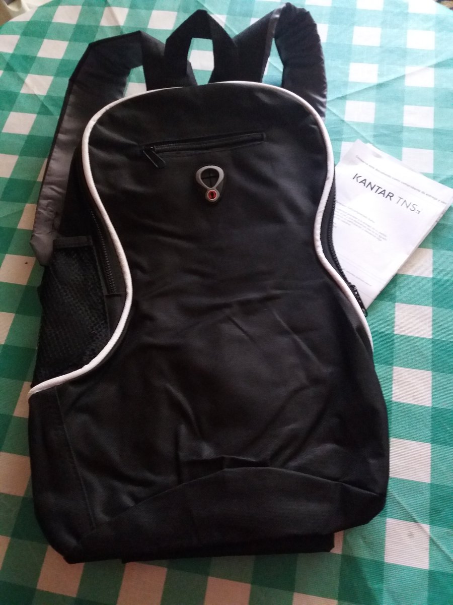 Haditapelirroj1's tweet photo. Hoy estoy muy #contenta me ha llegado un #regalo (una mochila muy juvenil) cangear por puntos de la app #MobileXpression de #Kantar #Tns les quería dar las gracias me ha encantado y mandarles un saludo https://t.co/TUlWZfNIbU