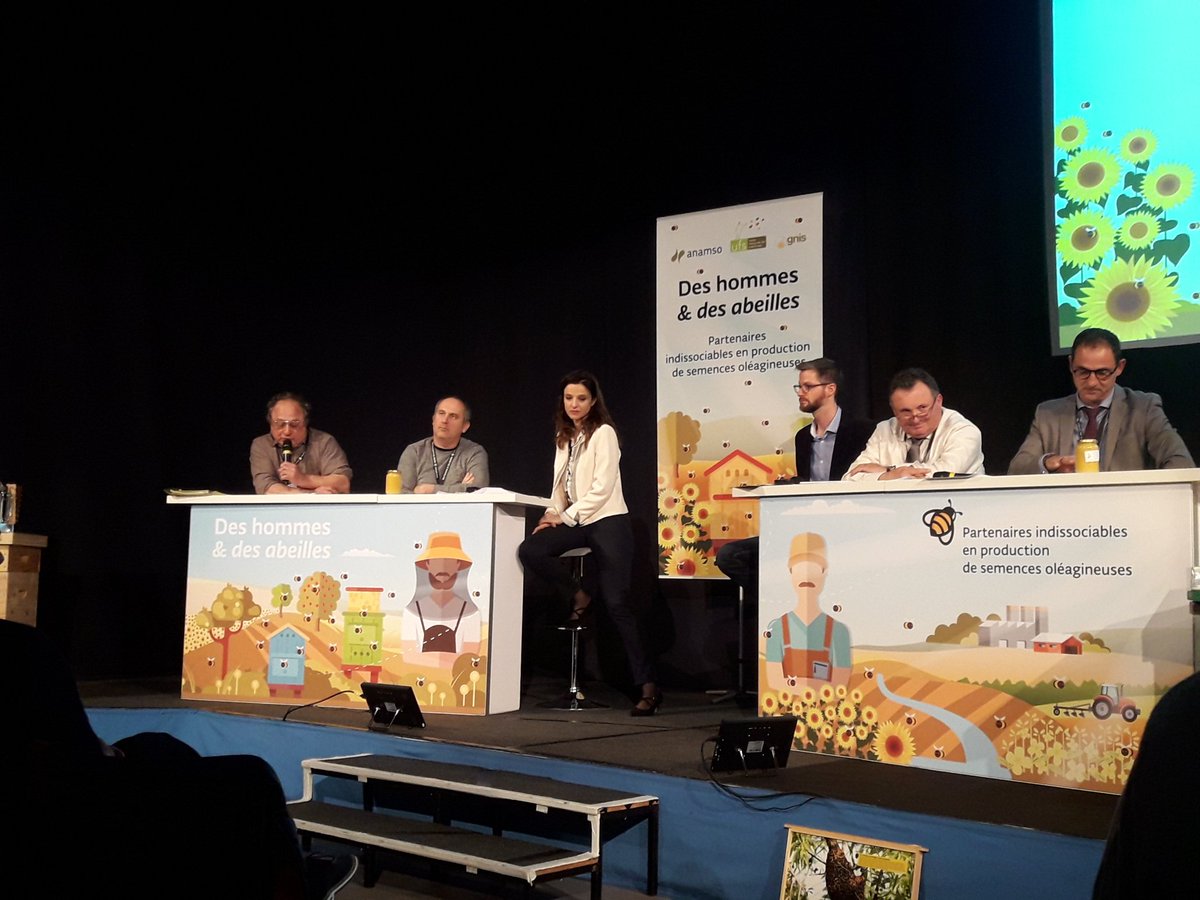 HClemencat's tweet photo. "La protection des cultures est une nécessité. Il n'y a ni animosité, ni conflit entre les vrais apiculteurs et les vrais agriculteurs !"
Joël Schiro (président du SPMF)
#homabeilles https://t.co/lwyU59w3O0