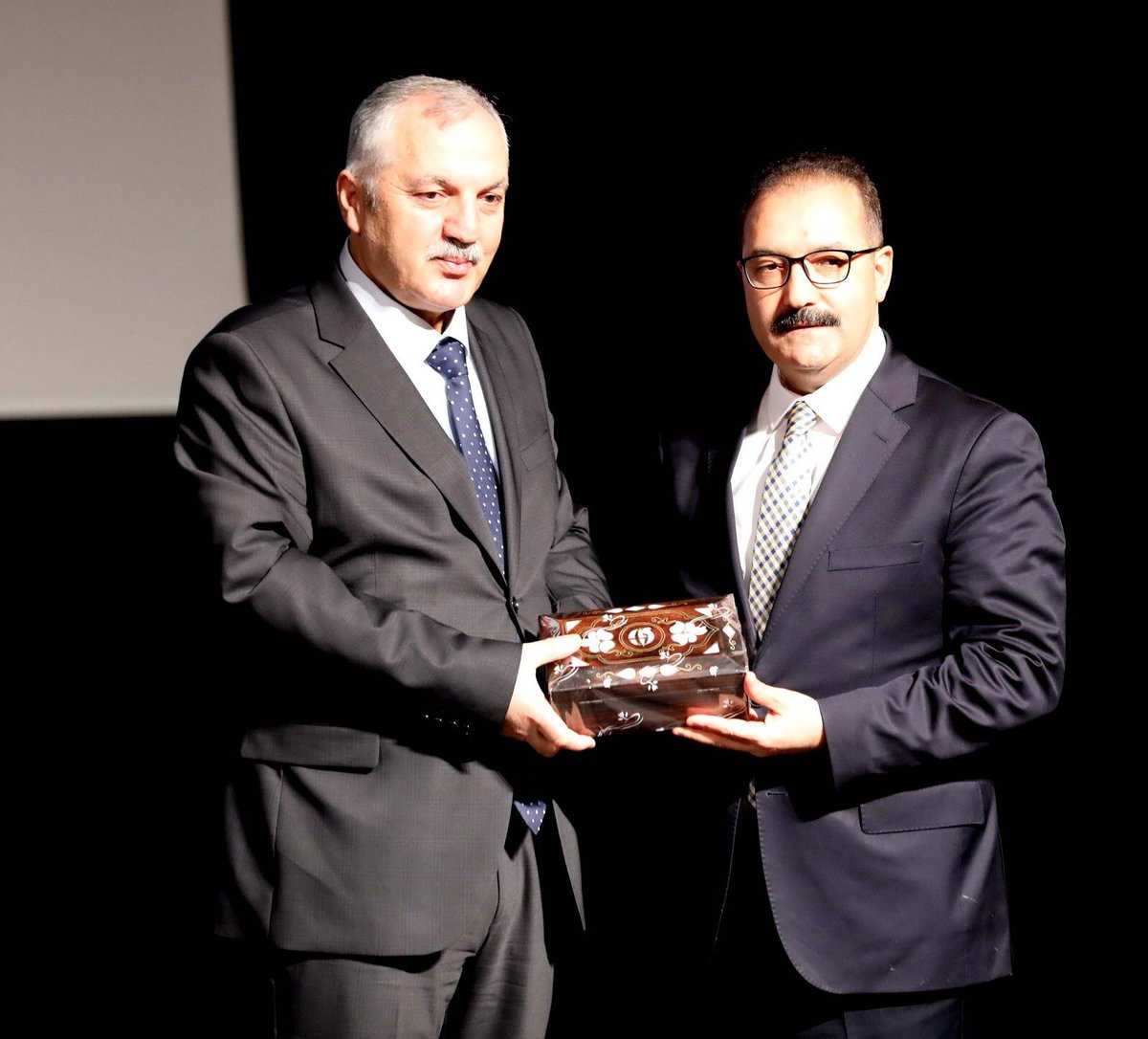 profaligur's tweet photo. Nevruz Bayramı kutlamaları öncesinde Atatürk Kültür Sahnesinin yenilenen muhteşem salonunda “Türk Dünyasında Nevruz” konulu konferansa katıldık. https://t.co/eCv1ndukkk