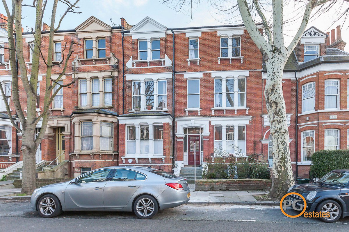 pgestates's tweet image. #NewListing #Highbury #London #EstateAgent