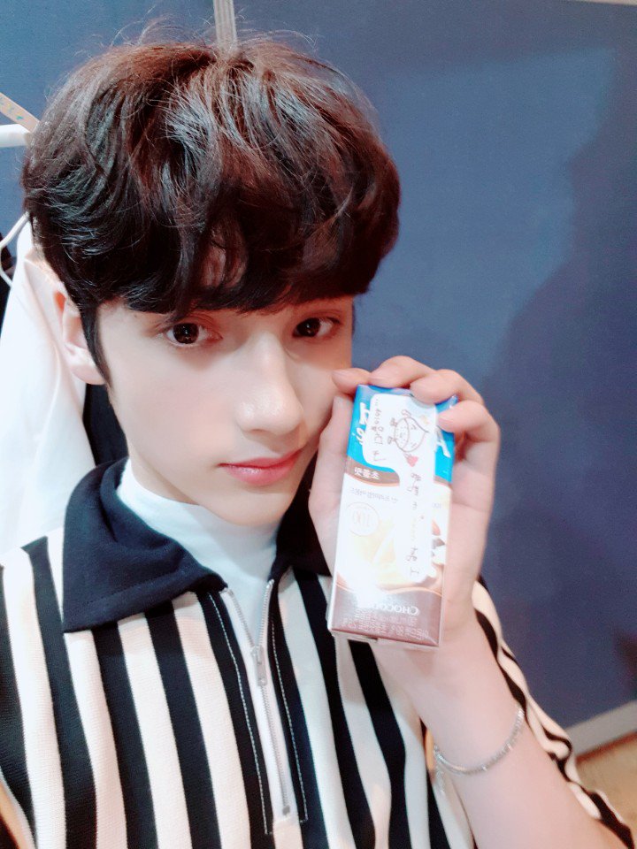 TXT_members tweet picture