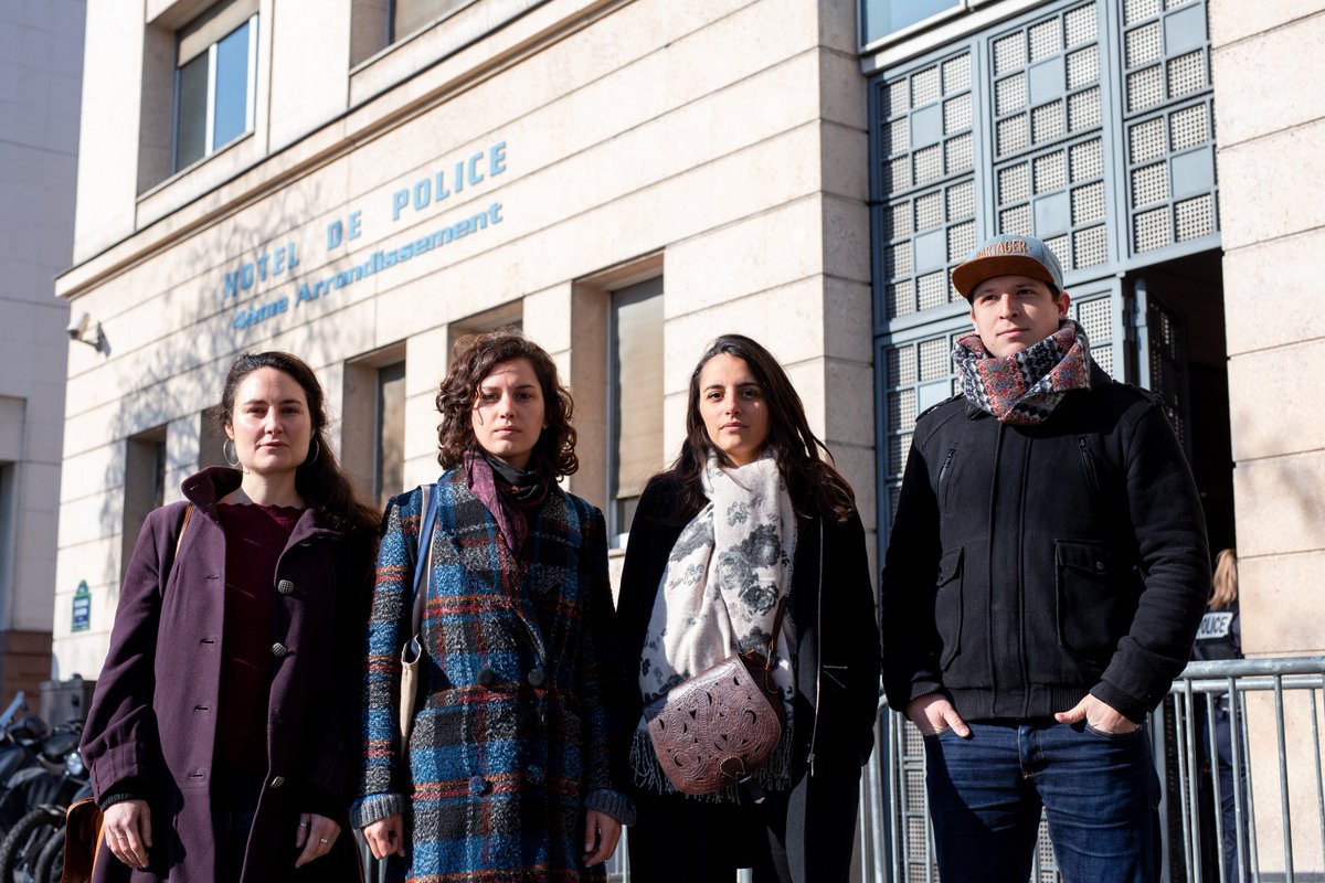 PartagerCSympa's tweet photo. C'est confirmé, @VincentVerzat est en garde en vue avec 3 activistes en ce moment ! Pourquoi ? Avoir sorti cette vidéo, et dénoncé l'inaction climatique du gouvernement : https://t.co/yb7FacEbPz 
Comme quoi l'action policière va plus vite que l'action politique... soutenons les ! https://t.co/823YvpondT