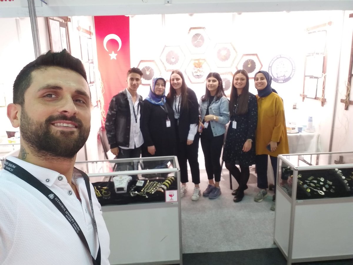 Kuyumculuk Alanı Öğrencilerimizin 2018-2019 Eğitim ve Öğretim Yılındaki çizimlerini ve takı üretimlerini CNR Expo Fuar Merkezinde düzenlenen  48.Istanbul Uluslararası Mücevherat Fuarında sergiliyoruz.  @Istanbul_ILMEM <a href="/FatihilceMEM/">Fatih İlçe Millî Eğitim Müdürlüğü</a> <a href="/memleventyazici/">Levent Yazıcı</a> <a href="/mucipkina/">Mucip KINA</a>