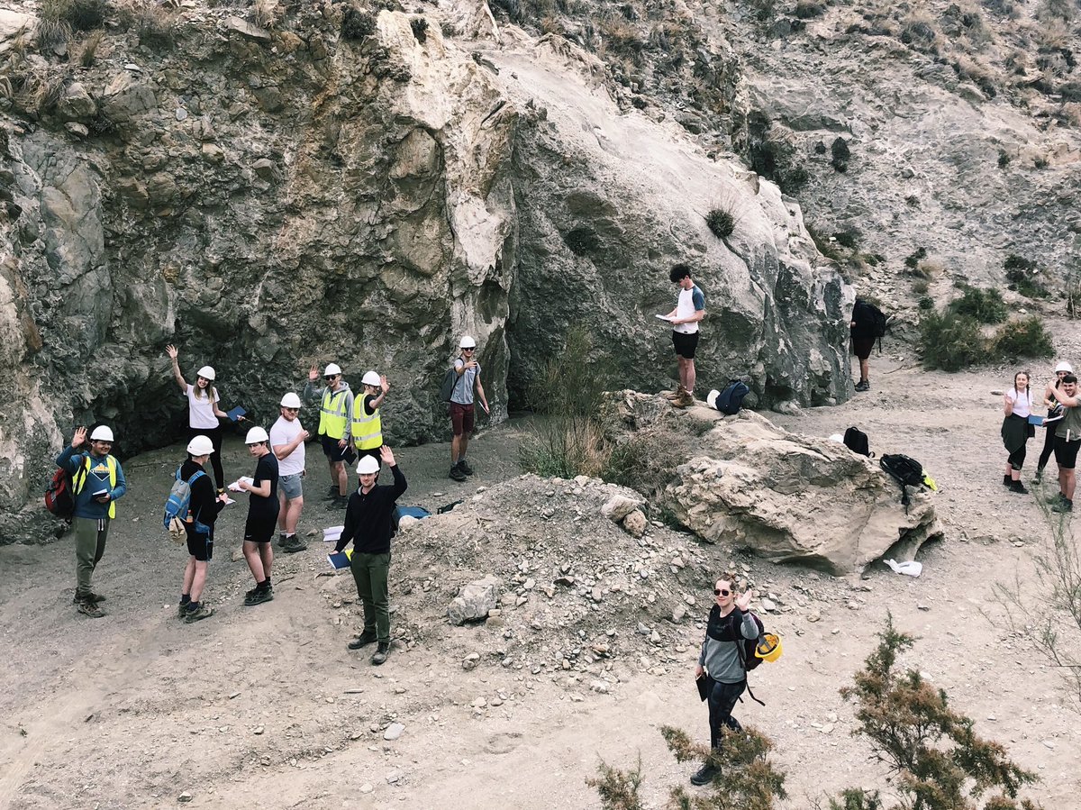 RobynFSJ's tweet image. Teaching our second years about the early basin fill of the Tabernas basin. It’s been six years since I spent two days down this canyon on my own undergraduate field trip! #hullalmeria2019 #ggeontour