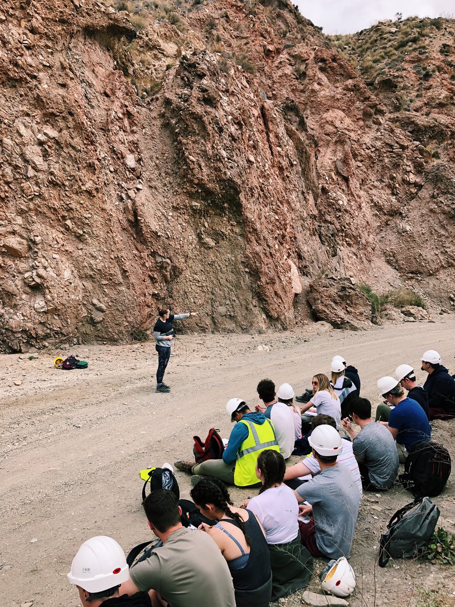 RobynFSJ's tweet image. Teaching our second years about the early basin fill of the Tabernas basin. It’s been six years since I spent two days down this canyon on my own undergraduate field trip! #hullalmeria2019 #ggeontour