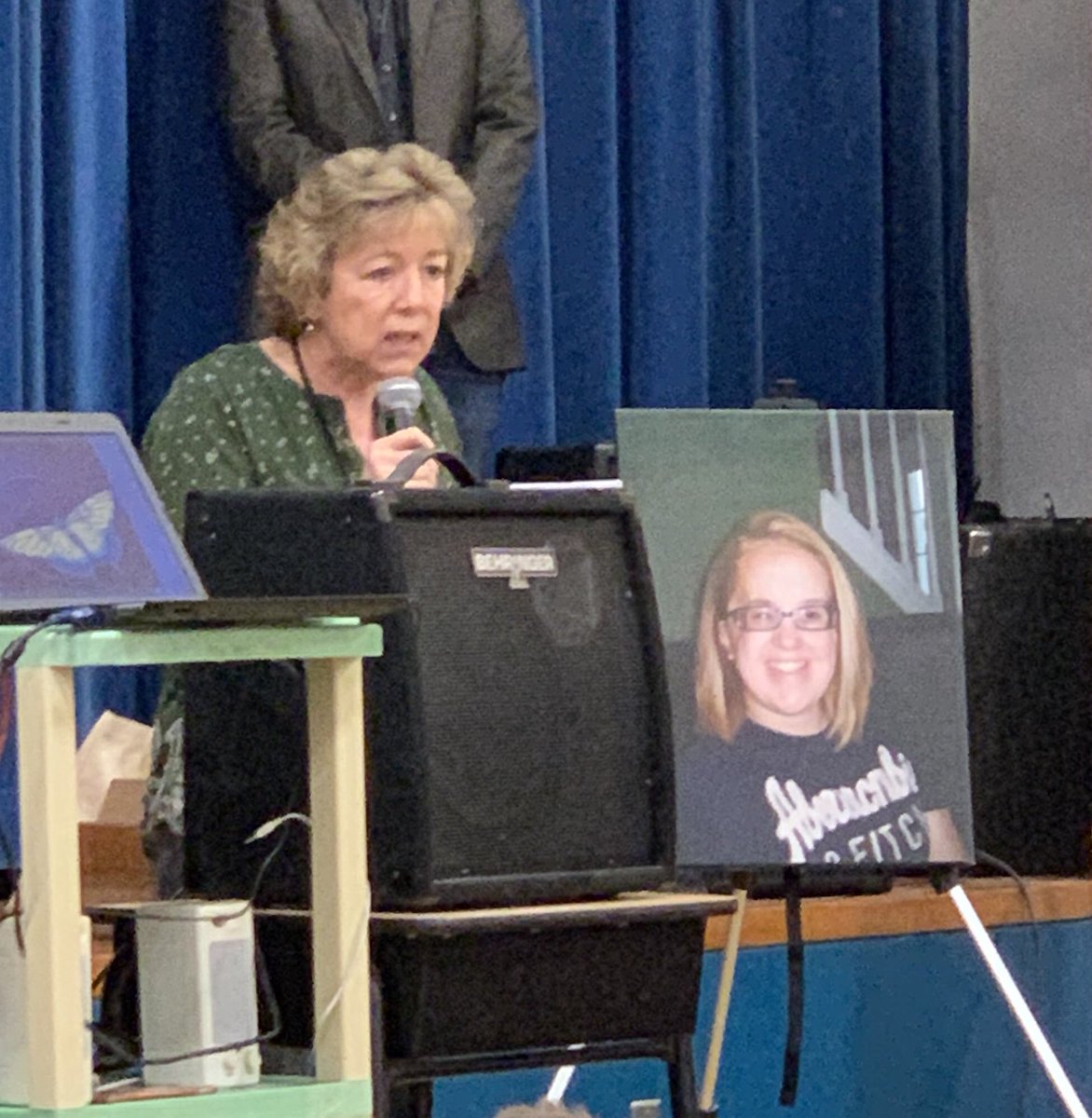 HollisUpperELEM's tweet photo. HUES students are excited about the upcoming talent show on April 11th! This year’s charity is the Brittany Roche Foundation https://t.co/sK2c0BZgmh https://t.co/fHc55TZ0aZ