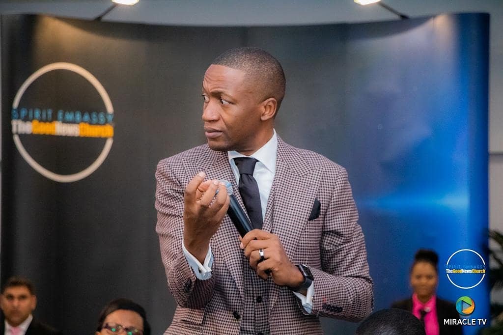 GoodNewsTVLive's tweet photo. Tonight at 7PM on #YourMiracleTV @miracletv_co , NEW PROGRAM With #TheAngelOfGoodNews Prophet Uebert Angel !
Tune In and Watch #TheEmeritus do what He was born to do !
#UebertAngel #BebeAngel #SpiritEmbassy #TheGoodNewsChurch #TheGoodNewsRevolution #MiracleTv https://t.co/s4DoevzYa7