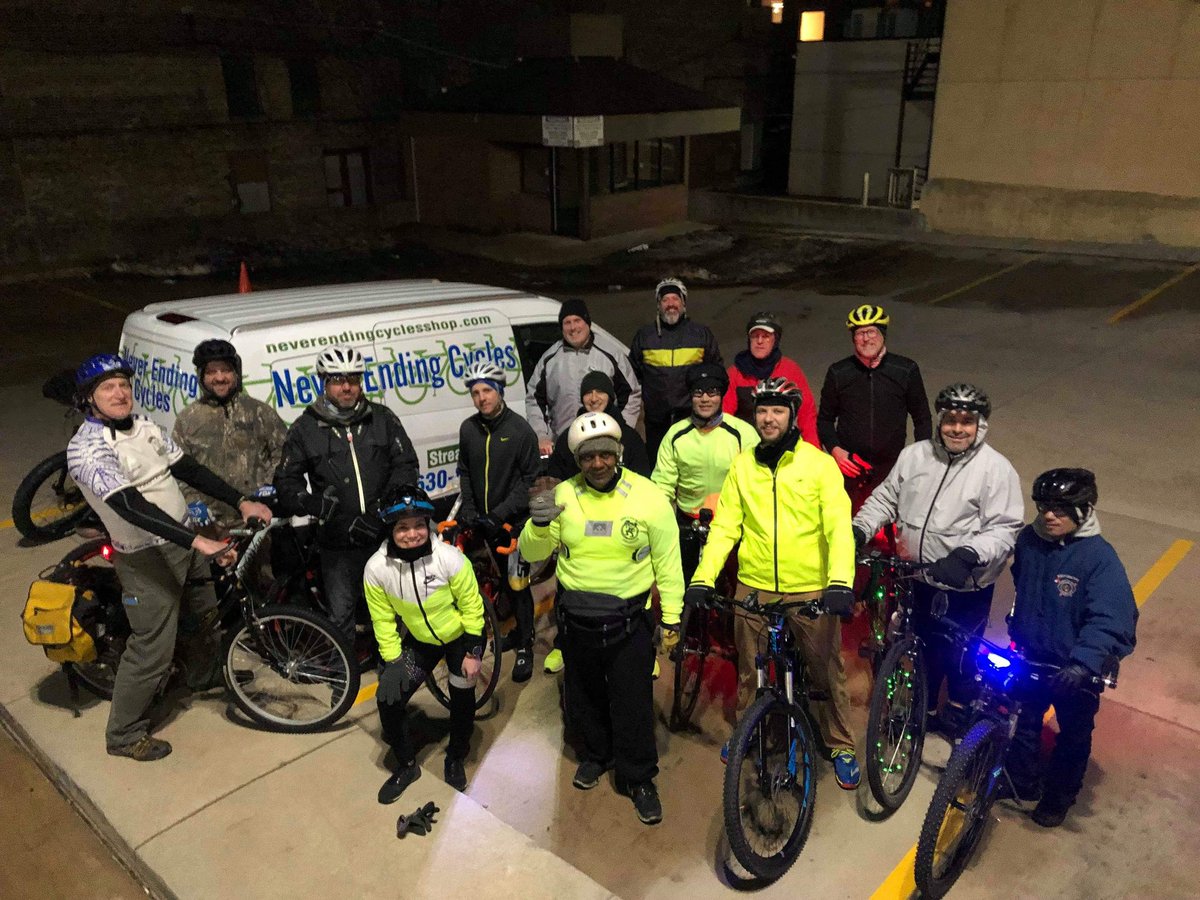 ElginComBikes's tweet photo. Thanks to everyone who rolled out for last night's full moon ride! #BikeElgin #fullmoonride #ExploreElgin #MarchIntoHealth #ComeRideWithUs https://t.co/GQHMww3qRL